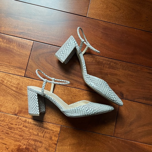 Pointed Toe Block Heel - Picture 1 of 4